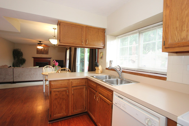 2605 Ridge Rd, Aurora, IL 60504 photo 8