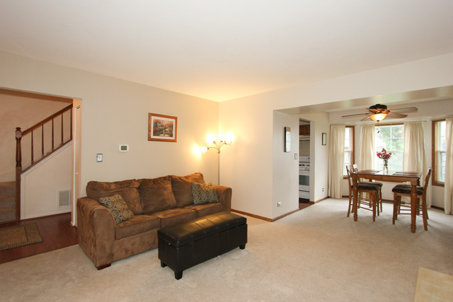 2605 Ridge Rd, Aurora, IL 60504 photo 3