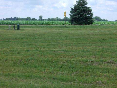 629631 Effie Dr, Earlville, IL 60518
