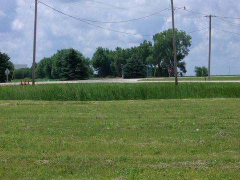633635 Effie Dr, Earlville, IL 60518