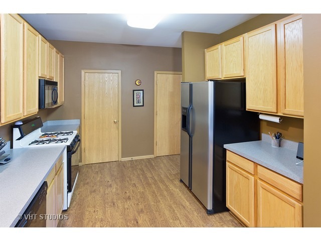 17588 Gilbert Dr, Lockport, IL 60441 photo 4