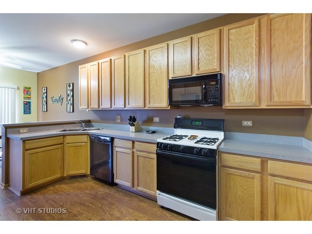 17588 Gilbert Dr, Lockport, IL 60441 photo 3