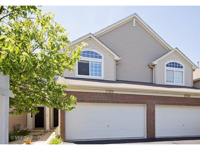 17588 Gilbert Dr, Lockport, IL 60441 photo 1