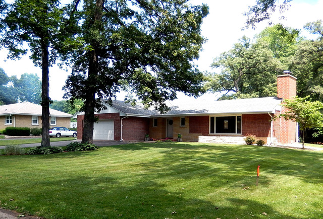 16 Elmwood Dr, Kankakee, IL 60901 photo 2