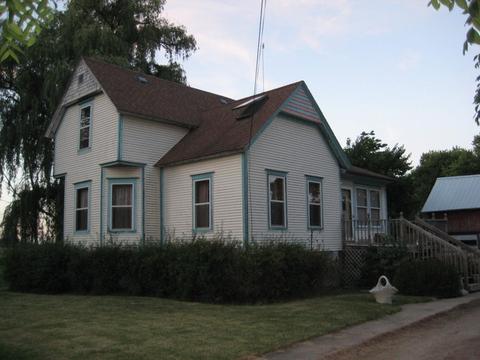 325 N Wooster St, Capron, IL 61012 photo 1
