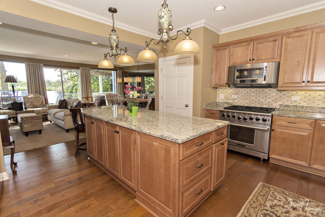 413 S Emerald Dr, Mchenry, IL 60051 photo 10