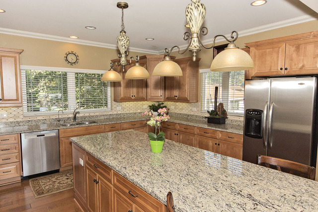 413 S Emerald Dr, Mchenry, IL 60051 photo 11
