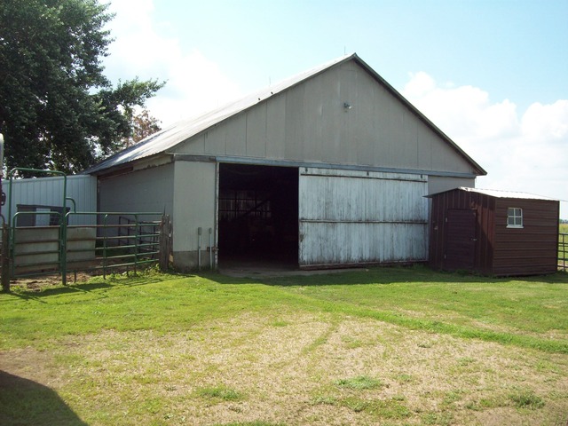 104 Baseline Rd, Walnut, IL 61376 photo 8