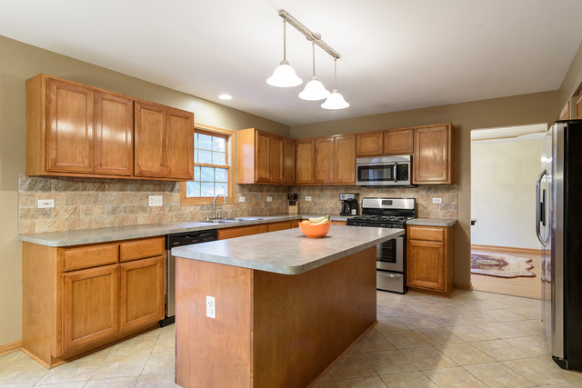 23041 Persimmon Ln, Plainfield, IL 60586 photo 4