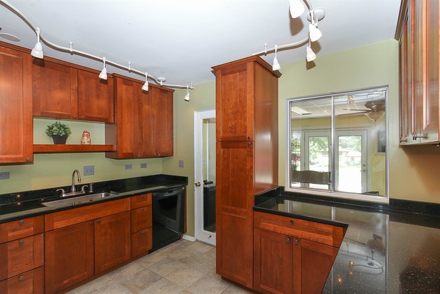 1025 Martingale Dr, Bartlett, IL 60103 photo 8