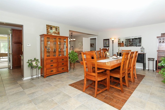 1025 Martingale Dr, Bartlett, IL 60103 photo 3