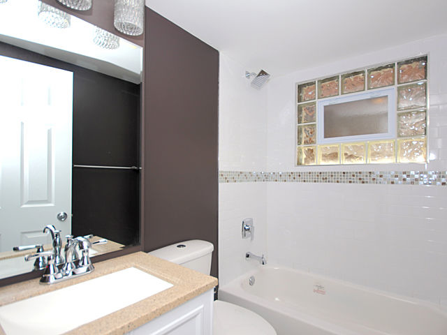 8439 S Essex Ave, Chicago, IL 60617 photo 3