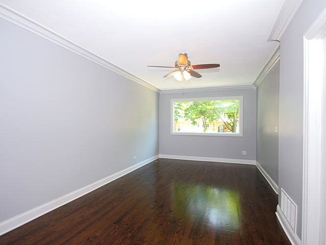 8439 S Essex Ave, Chicago, IL 60617 photo 2