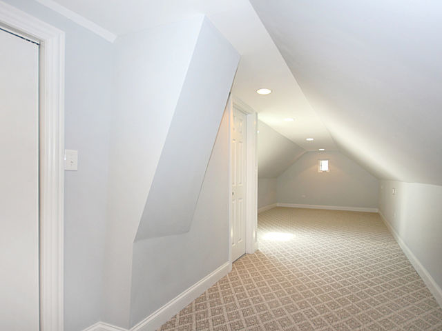 8439 S Essex Ave, Chicago, IL 60617 photo 8