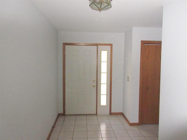 735 Brookvale Dr #B, Wheeling, IL 60090 photo 2