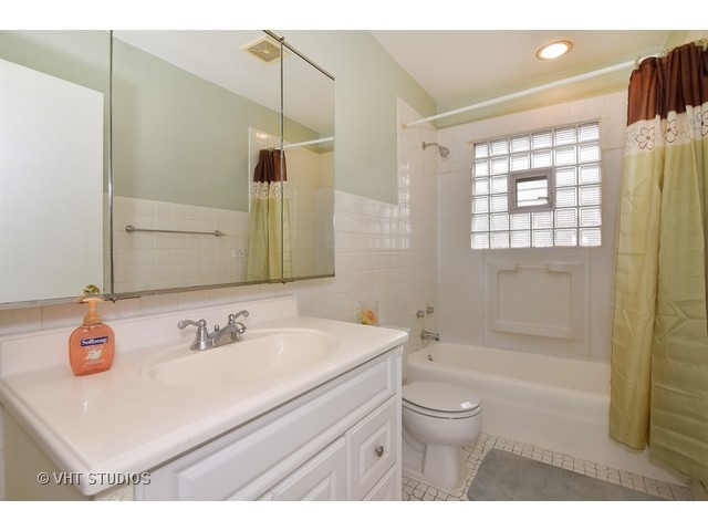 1810 Main St, Evanston, IL 60202 photo 13