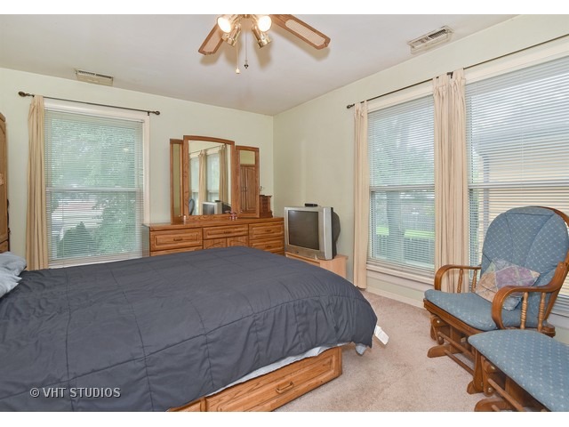 1810 Main St, Evanston, IL 60202 photo 8