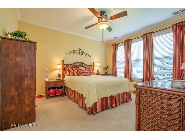 2820 Beacon Point Cir, Elgin, IL 60124 photo 6