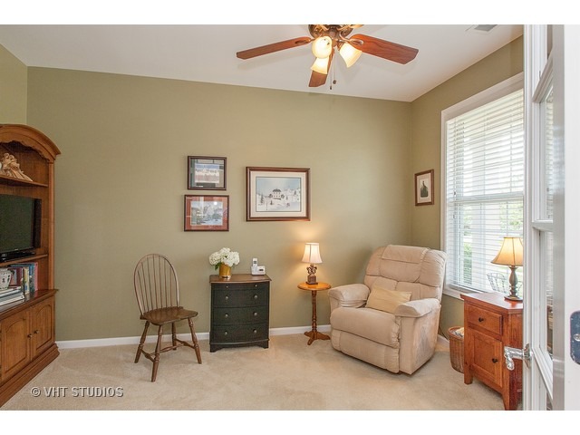 2820 Beacon Point Cir, Elgin, IL 60124 photo 5