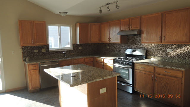 2210 Timber Trl, Plainfield, IL 60586 photo 4