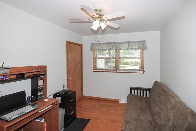 225 Amherst Ave, Des Plaines, IL 60016 photo 19