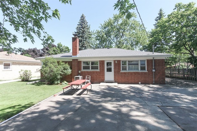 225 Amherst Ave, Des Plaines, IL 60016 photo 22