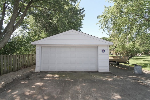 225 Amherst Ave, Des Plaines, IL 60016 photo 23