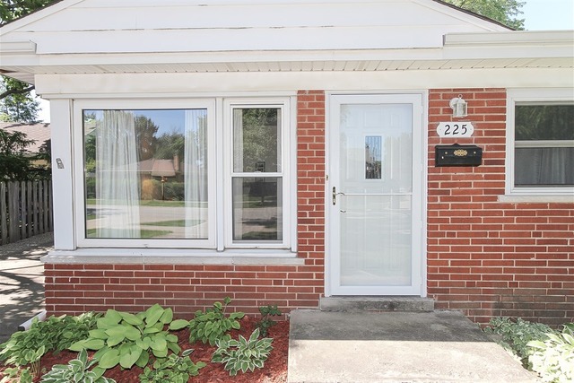 225 Amherst Ave, Des Plaines, IL 60016 photo 3