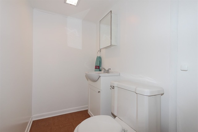 225 Amherst Ave, Des Plaines, IL 60016 photo 12