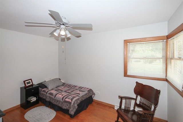 225 Amherst Ave, Des Plaines, IL 60016 photo 17