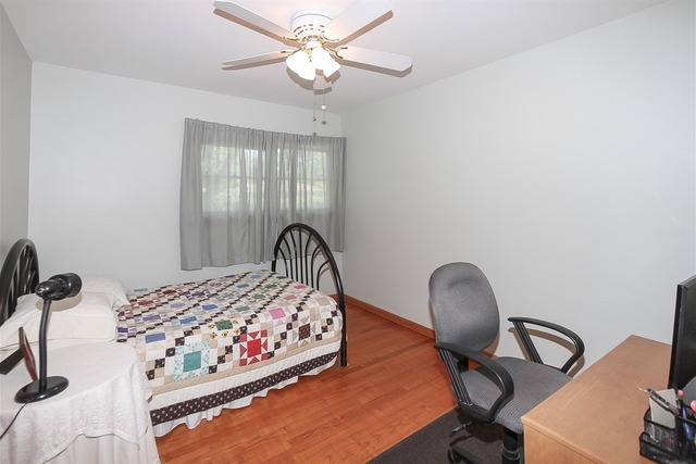 225 Amherst Ave, Des Plaines, IL 60016 photo 16