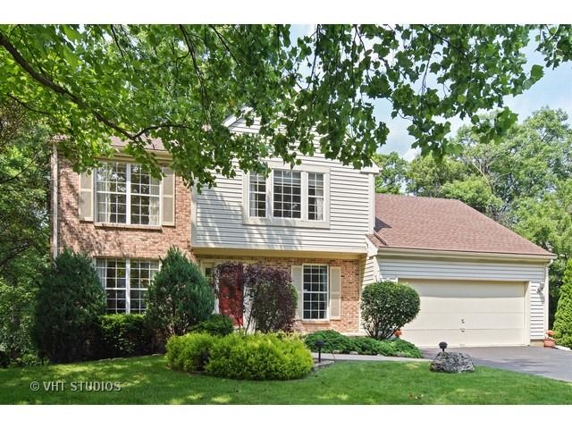 784 Red Oak Dr, Bartlett, IL 60103 photo 2