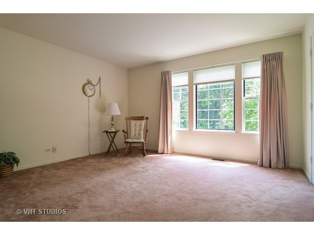 784 Red Oak Dr, Bartlett, IL 60103 photo 13