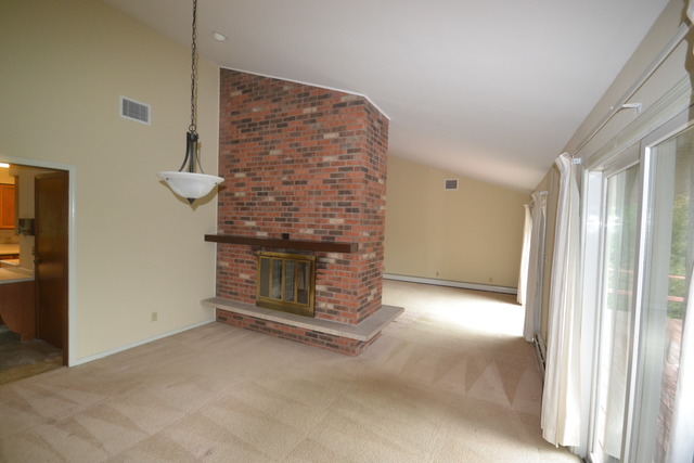 37 W239 Olwin Dr, Elgin, IL 60124 photo 3