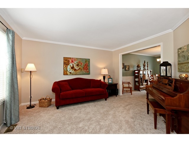 3722 Edgebrook Ct, Aurora, IL 60504 photo 2