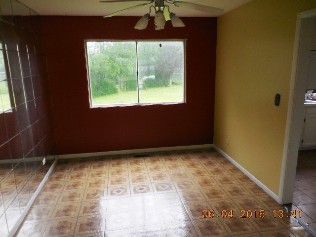 37 Joslyn Dr, Elgin, IL 60120 photo 4