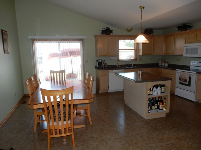 1811 Great Falls Dr, Plainfield, IL 60586 photo 6