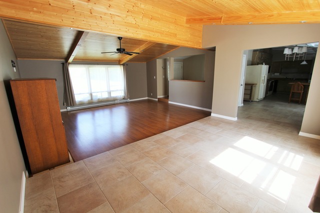 132 E Birchlawn St, Seneca, IL 61360 photo 4