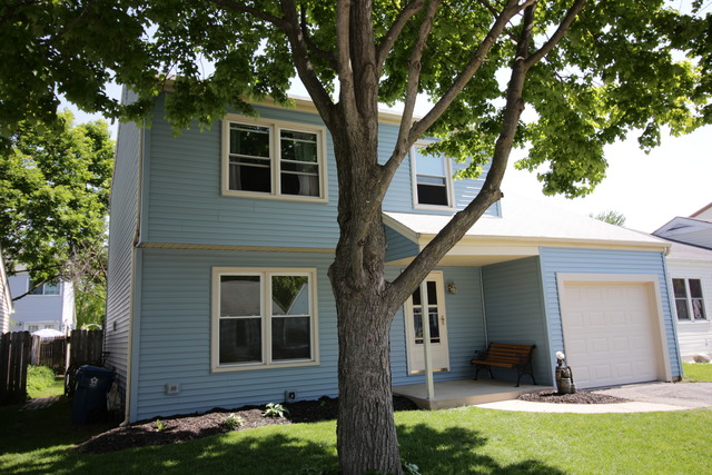 2271 Bittersweet Ct, Aurora, IL 60506 photo 2