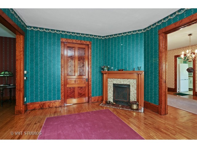 721 N Spring St, Elgin, IL 60120 photo 6