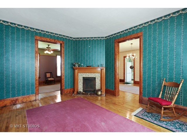 721 N Spring St, Elgin, IL 60120 photo 5