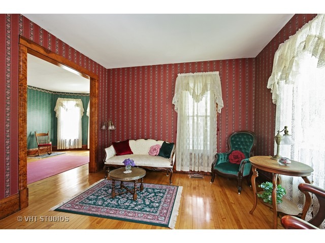 721 N Spring St, Elgin, IL 60120 photo 4