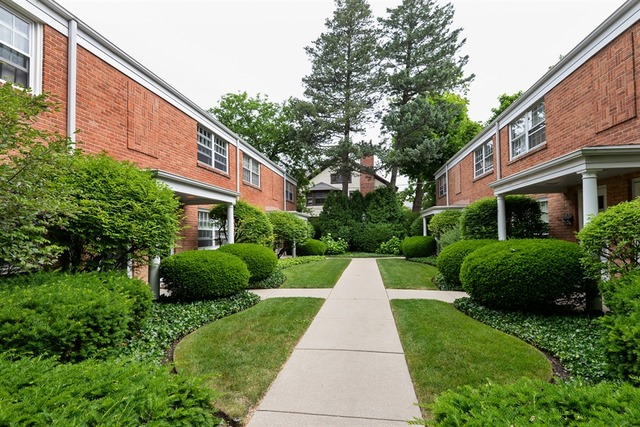 608 Lincoln Ave, Winnetka, IL 60093 photo 1