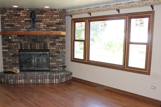 40 W660 Bowes Rd, Elgin, IL 60124 photo 2