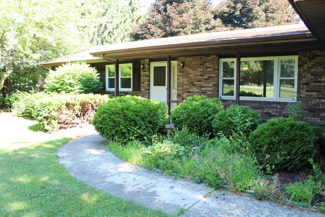 40 W660 Bowes Rd, Elgin, IL 60124 photo 1