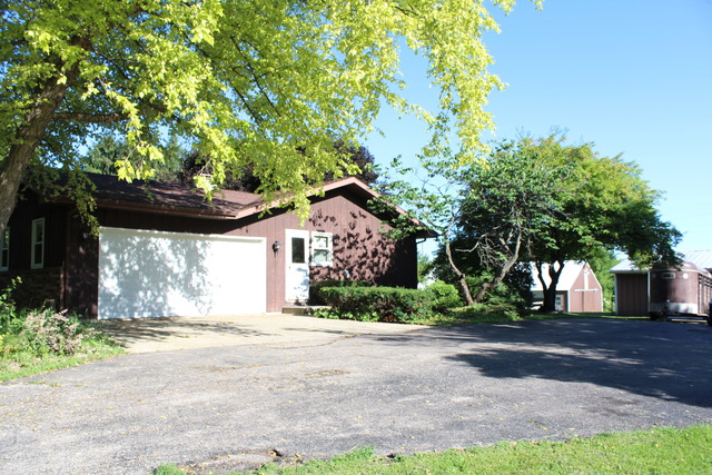 40 W660 Bowes Rd, Elgin, IL 60124 photo 3