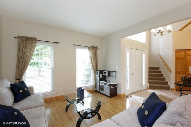 106 Westridge Blvd, Bartlett, IL 60103 photo 4