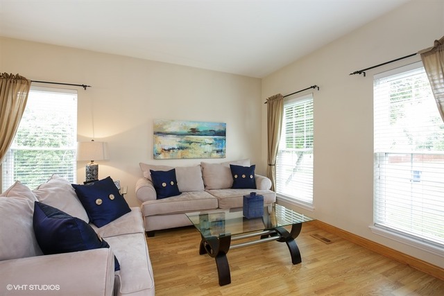 106 Westridge Blvd, Bartlett, IL 60103 photo 3