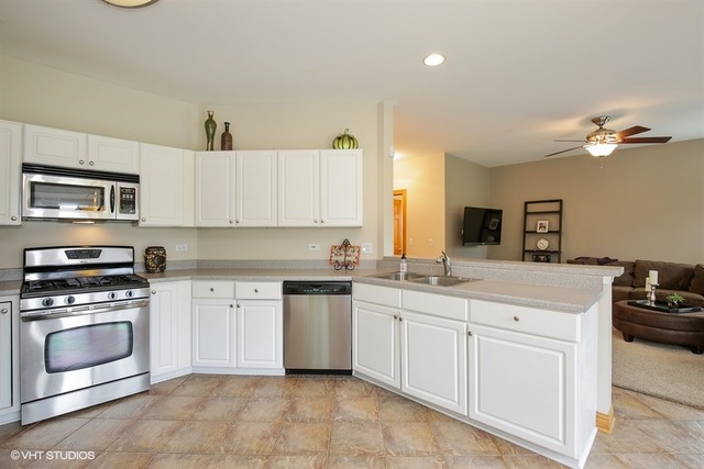 106 Westridge Blvd, Bartlett, IL 60103 photo 8