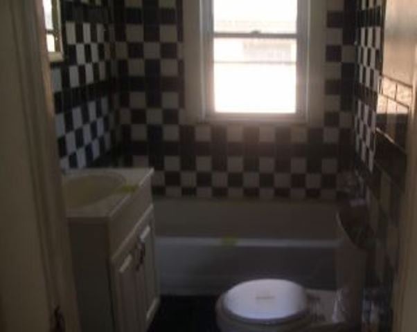 8918 S University Ave, Chicago, IL 60619 photo 6